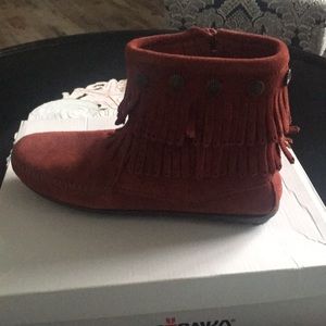 Double fringe side zipper moccasins